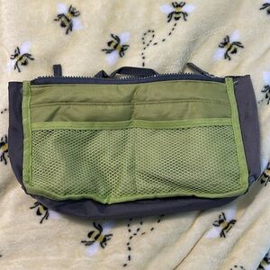👑 Green and gray bag in bag purse organizer